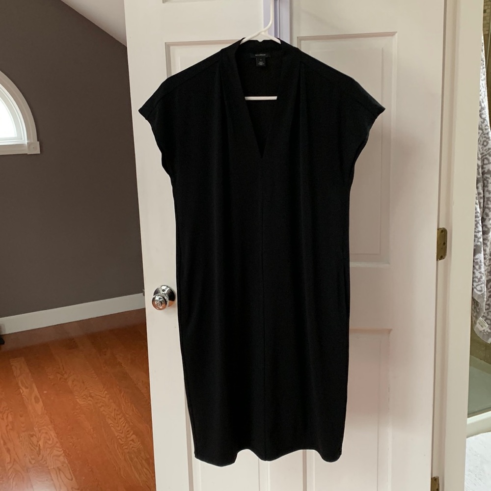 Halogen size S Black sheath dress with pockets.